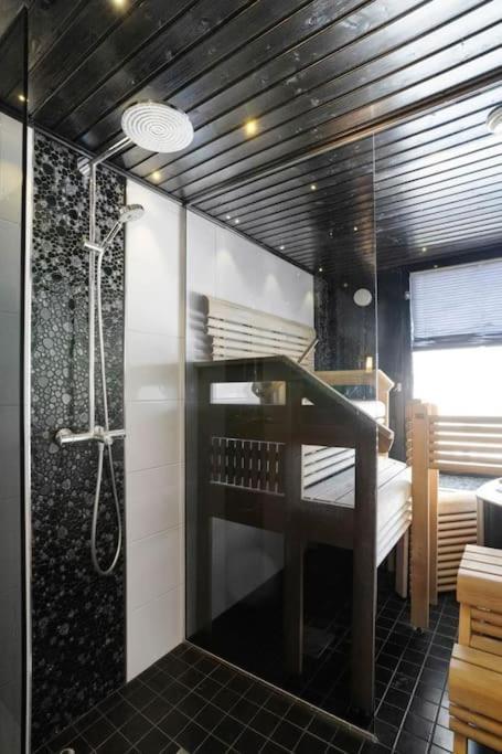 Majestic Penthouse With Sauna & High-Speed Wi-Fi And Parking Rovaniemi Ngoại thất bức ảnh